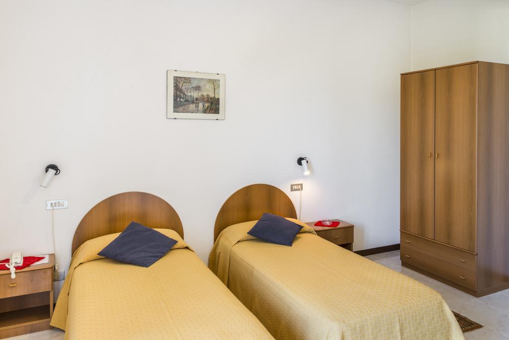 Hotel Cristina San Rocco di Piegara Exterior foto