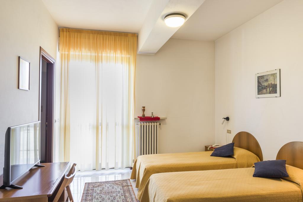 Hotel Cristina San Rocco di Piegara Exterior foto
